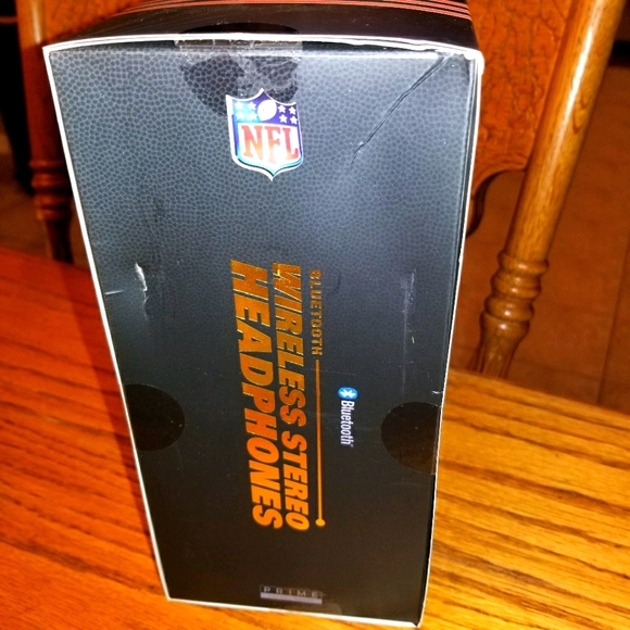 Chicago Bears Football Wireless Stereo Headphones - Picture 3 of 4